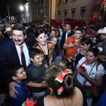 Conviven Gobernador Javier Corral y su esposa Cinthia Chavira con asistentes al Grito 10 Javier Corral Grito 2019 10