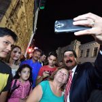 Conviven Gobernador Javier Corral y su esposa Cinthia Chavira con asistentes al Grito 15 Javier Corral Grito 2019 15