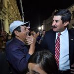 Conviven Gobernador Javier Corral y su esposa Cinthia Chavira con asistentes al Grito 16 Javier Corral Grito 2019 16