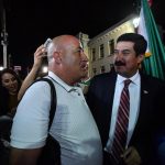 Conviven Gobernador Javier Corral y su esposa Cinthia Chavira con asistentes al Grito 20 Javier Corral Grito 2019 20