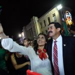 Conviven Gobernador Javier Corral y su esposa Cinthia Chavira con asistentes al Grito 23 Javier Corral Grito 2019 23