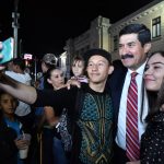 Conviven Gobernador Javier Corral y su esposa Cinthia Chavira con asistentes al Grito 24 Javier Corral Grito 2019 24