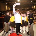 Devela Alcalde placa alusiva al 60 aniversario 2