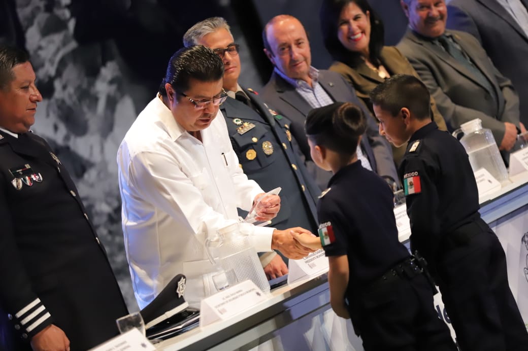 Gradúan 166 cadetes de la Academia de Policía - ADN | A Diario Network