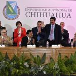 GOBERNADOR EN III INFORME UACH 5