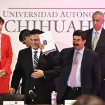 GOBERNADOR EN III INFORME UACH 9