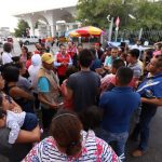 Trasladan a migrantes apostados junto a los puentes 2