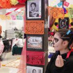 Adornan estudiantes y docentes oficinas de Gobierno del Estado con altares de muertos 2 Día de Muertos 1
