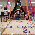 Adornan estudiantes y docentes oficinas de Gobierno del Estado con altares de muertos 3 Día de Muertos 4