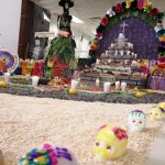 Adornan estudiantes y docentes oficinas de Gobierno del Estado con altares de muertos 5 Día de Muertos 5