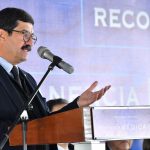 Anuncia Gobernador más inversión para hospitales y equipamiento 5 Entrega Gobernador reconocimientos por el Día del Médico 2