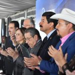 Anuncia Gobernador más inversión para hospitales y equipamiento 14 Entrega Gobernador reconocimientos por el Día del Médico 8