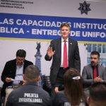 Entrega Estado 350 uniformes al personal de la Agencia Estatal de Investigación en Juárez 2 ENTREGA DE UNIFORMES AEI EN JZ 6