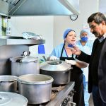 Maratón de obras en el estado es posible porque nosotros no robamos los recursos: Javier Corral 12 Supervisa Gobernador preparación de alimentos en albergues