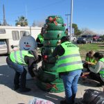 pinos y monos de nieve material reciclado 2