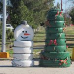 pinos y monos de nieve material reciclado 7