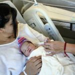 Dan la bienvenida con regalos a la primera ciudadana juarense del 2020 3 Bebé 3