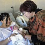 Dan la bienvenida con regalos a la primera ciudadana juarense del 2020 6 Bebé 6