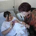 Dan la bienvenida con regalos a la primera ciudadana juarense del 2020 7 Bebé 7