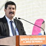 Entrega Gobernador apoyos económicos a jefas de familia por casi 3 millones de pesos 12 DSC1480