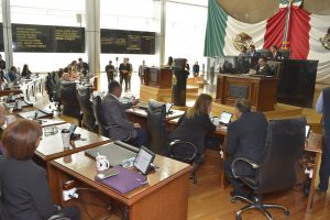 Cumple Gobernador y entrega su Tercer Informe al Congreso del Estado 33 DAH2371 3