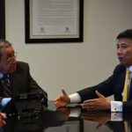 Se reúnen secretario de Salud y cónsul de China para reforzar acciones contra coronavirus 10 Encuentro del Secretario de Salud con el Cónsul de China 13