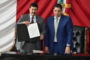 Cumple Gobernador y entrega su Tercer Informe al Congreso del Estado 1 Informe 3 Congreso 21 5