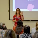 Imparten Estado y ONU Mujeres pláticas sobre equidad de género a personal de Educación 7 ROY 4208