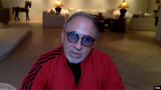 "Abrir el corazón": Emilio Estefan dona alimentos a trabajadores en primera línea contra el coronavirus 1 Emilio Estefan