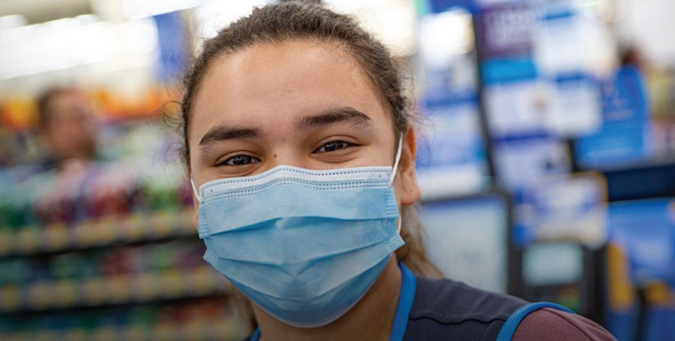 Obligatorio que empleados utilicen cubrebocas: Walmart 1 Walmart Empleado cubrebocas
