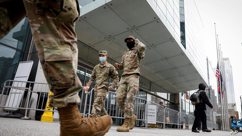 El ejército de EE.UU. usa tecnología térmica para combatir la COVID-19 1 Militares Estadounidenses con cubrebocas