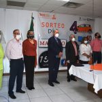 Reciben 4 autos y otros 80 premios en rifa por Día del Maestro 2 Sorteo de regalos 1