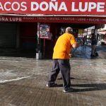 Apoyan comerciantes en limpieza del Centro Histórico 2 limpian centro 3