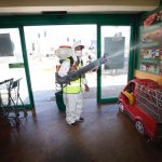 Sanitizan locales de las avenidas Adolfo López Mateos y Plutarco Elías Calles 1 sanitizan 5 9
