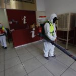 Sanitizan locales de las avenidas Adolfo López Mateos y Plutarco Elías Calles 6 sanitizan 6 8
