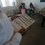 Entrega Juan Carlos Loera becas Benito Juárez a jóvenes estudiantes de Telebachillerato de Jiménez 6 Telebachillerato 6