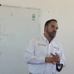 Entrega Juan Carlos Loera becas Benito Juárez a jóvenes estudiantes de Telebachillerato de Jiménez 7 Telebachillerato 7