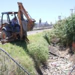 Avanza Municipio con operativo de limpieza en la Acequia del Pueblo 5 acequia 4