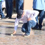 Participan empleados municipales en limpieza y reparación de daños tras manifestación en el Centro Histórico 8 limpian 12