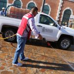 Participan empleados municipales en limpieza y reparación de daños tras manifestación en el Centro Histórico 4 limpian 6