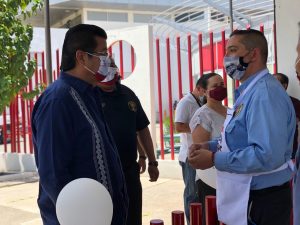 Asiste Presidente Municipal a hamburguesada con fines altruistas 4 Asiste Presidente Municipal a hamburguesada con fines altruistas 1