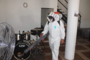 Avanza programa de Sanitización Urbana en templos 2