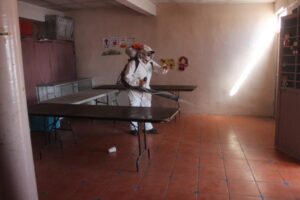 Avanza programa de Sanitización Urbana en templos 3