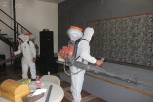 Avanza programa de Sanitización Urbana en templos 6