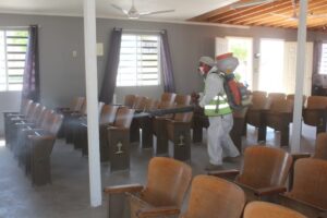 Avanza programa de Sanitización Urbana en templos 9