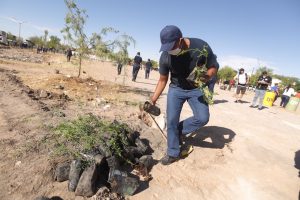 Encabeza Presidente Municipal “Juárez Iluminado” en tres fraccionamientos del suroriente de la ciudad 14