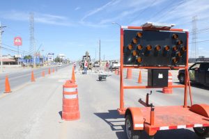 Intervienen con reparación de concreto en el bulevar Manuel Gómez Morín 3 Interviene Municipio con reparación de concreto en el bulevar Manuel Gómez Morín 4