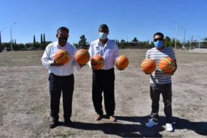 Hace entrega alcalde de nuevo casas grandes de cancha a ligas de fútbol en la unidad deportiva 1 Nota Deportes 1