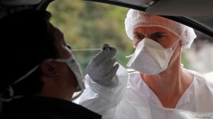 Un mundo nervioso y desconfiado se enfrenta a la pandemia 1 enfrenta a la pandemia 3