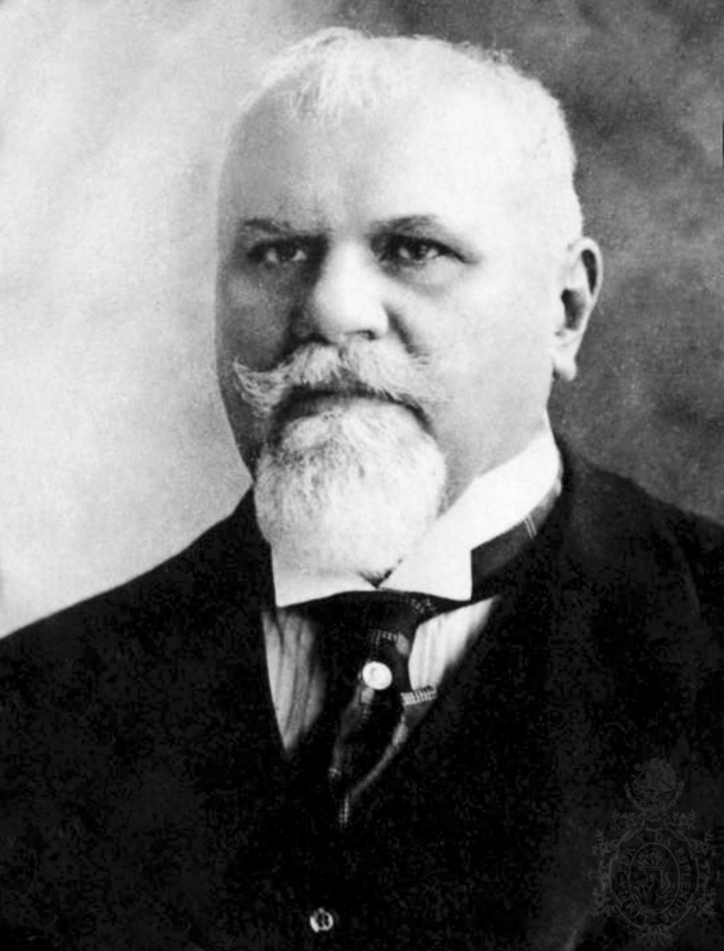 Las vicisitudes de la institucionalidad educativa en México de 1870 a 1910 3 null 2